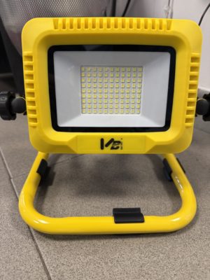 PROIETTORE LED A BATTERIA 50W